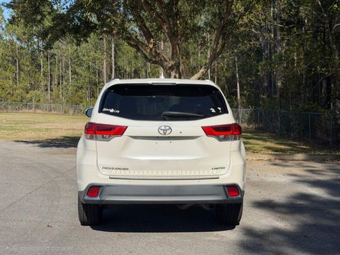 Used 2018 Toyota Highlander Limited image 8