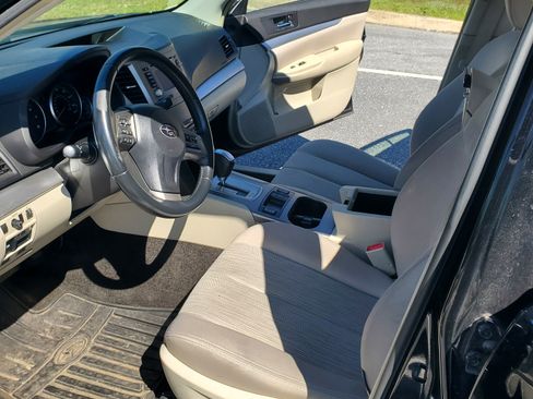 Used 2014 Subaru Legacy 2.5i Premium image 9