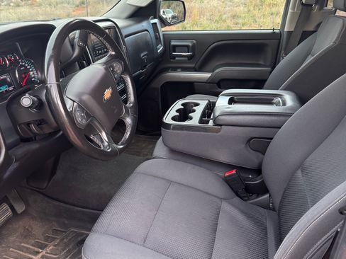 Used 2019 Chevrolet Silverado 1500 LT image 2