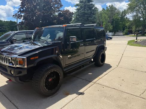 Used 2005 HUMMER H2 w/ Preferred Equipment Group AWD/4WD image 4