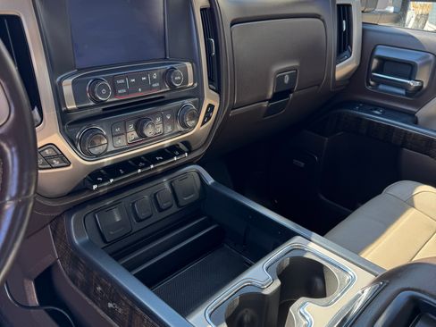 Used 2015 GMC Sierra 2500 Denali image 8
