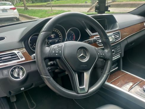 Used 2016 Mercedes-Benz E 350 4MATIC Sedan image 4