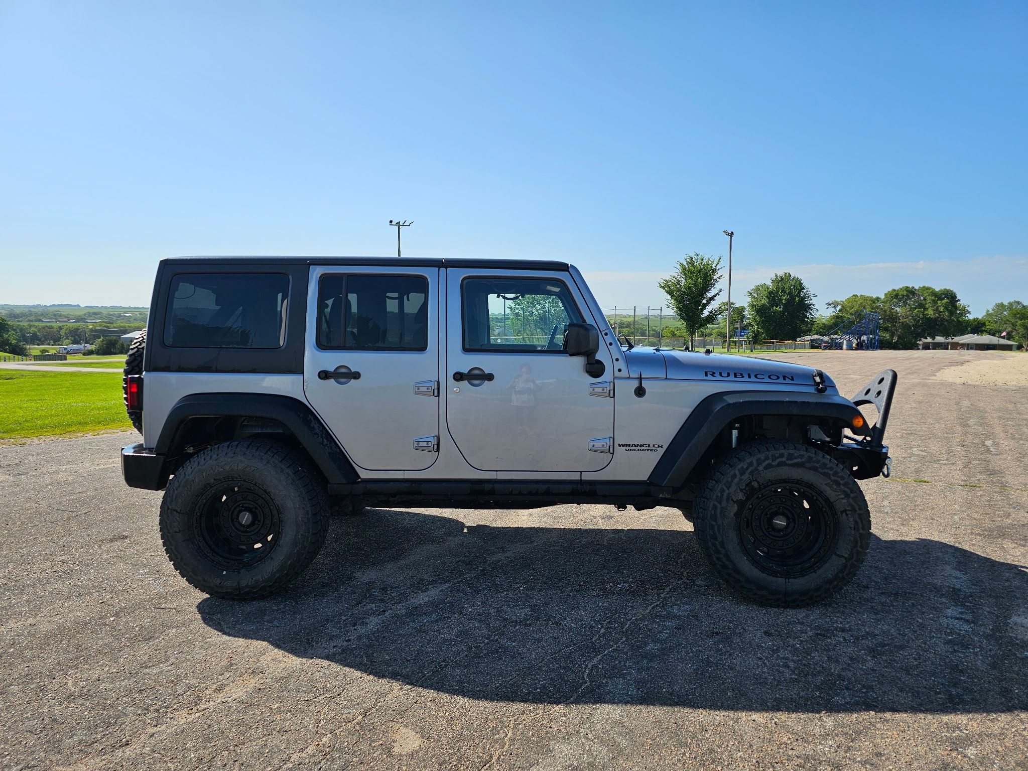 Used 2015 Jeep Wrangler Unlimited Rubicon w/ Connectivity Group AWD/4WD image 5