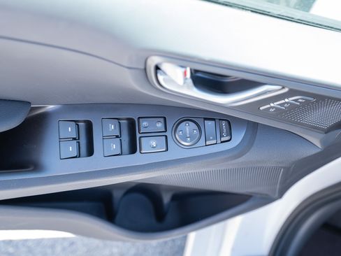 Used 2020 Hyundai Ioniq Limited image 18