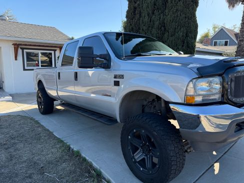 Used 2004 Ford F350 XLT image 4