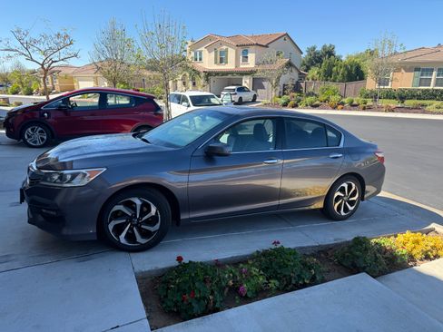 Used 2016 Honda Accord EX-L image 2