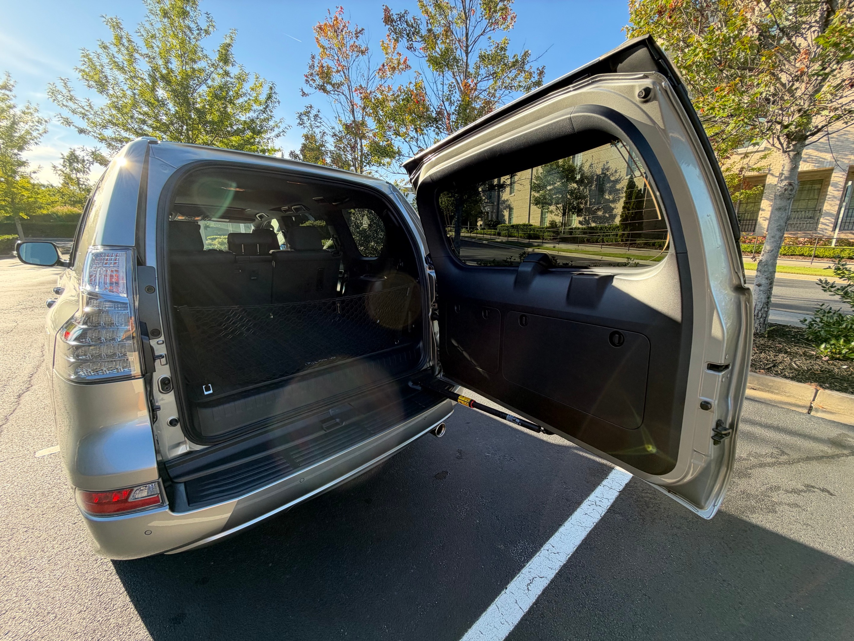 Used 2022 Lexus GX 460 Premium w/ Premium Package AWD/4WD image 17