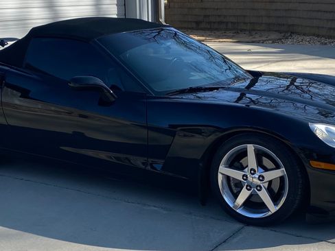 Used 2005 Chevrolet Corvette Convertible w/ Preferred Equipment Group image 6