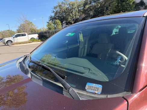 Used 2012 Ford Taurus SE image 2