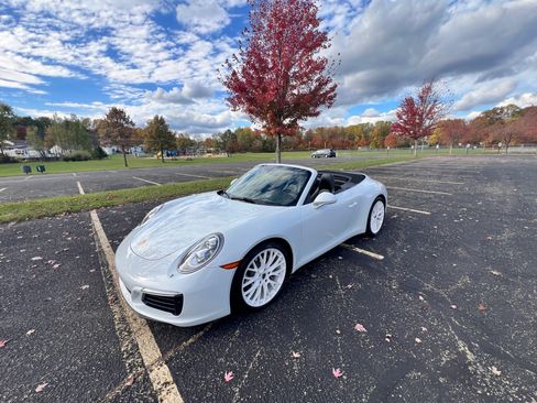 Used 2017 Porsche 911 Carrera image 8