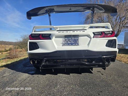 Used 2021 Chevrolet Corvette Stingray Coupe w/ Z51 Performance Package image 13