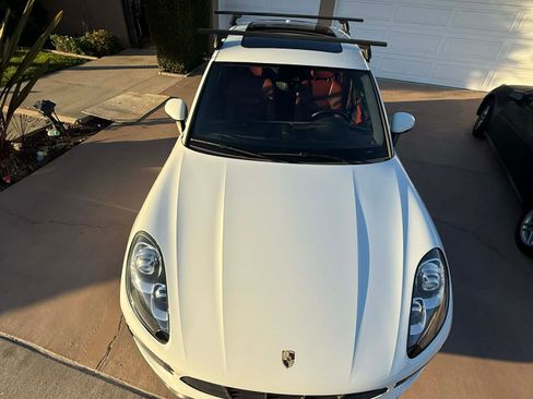 Used 2015 Porsche Macan Turbo image 1