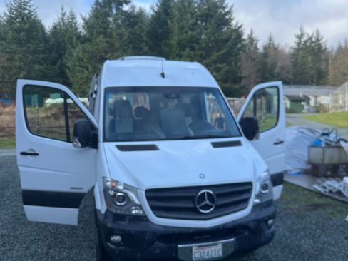 Used 2015 Mercedes-Benz Sprinter 2500 image 12