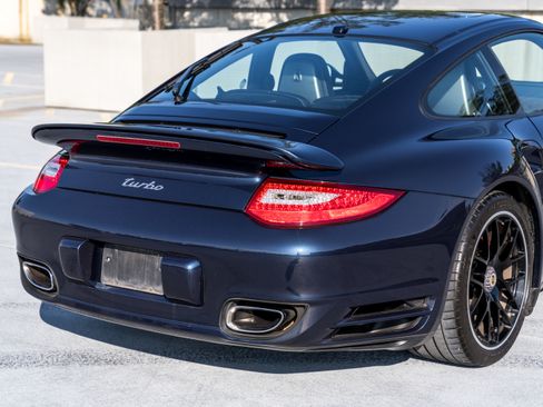 Used 2011 Porsche 911 4 Coupe image 15