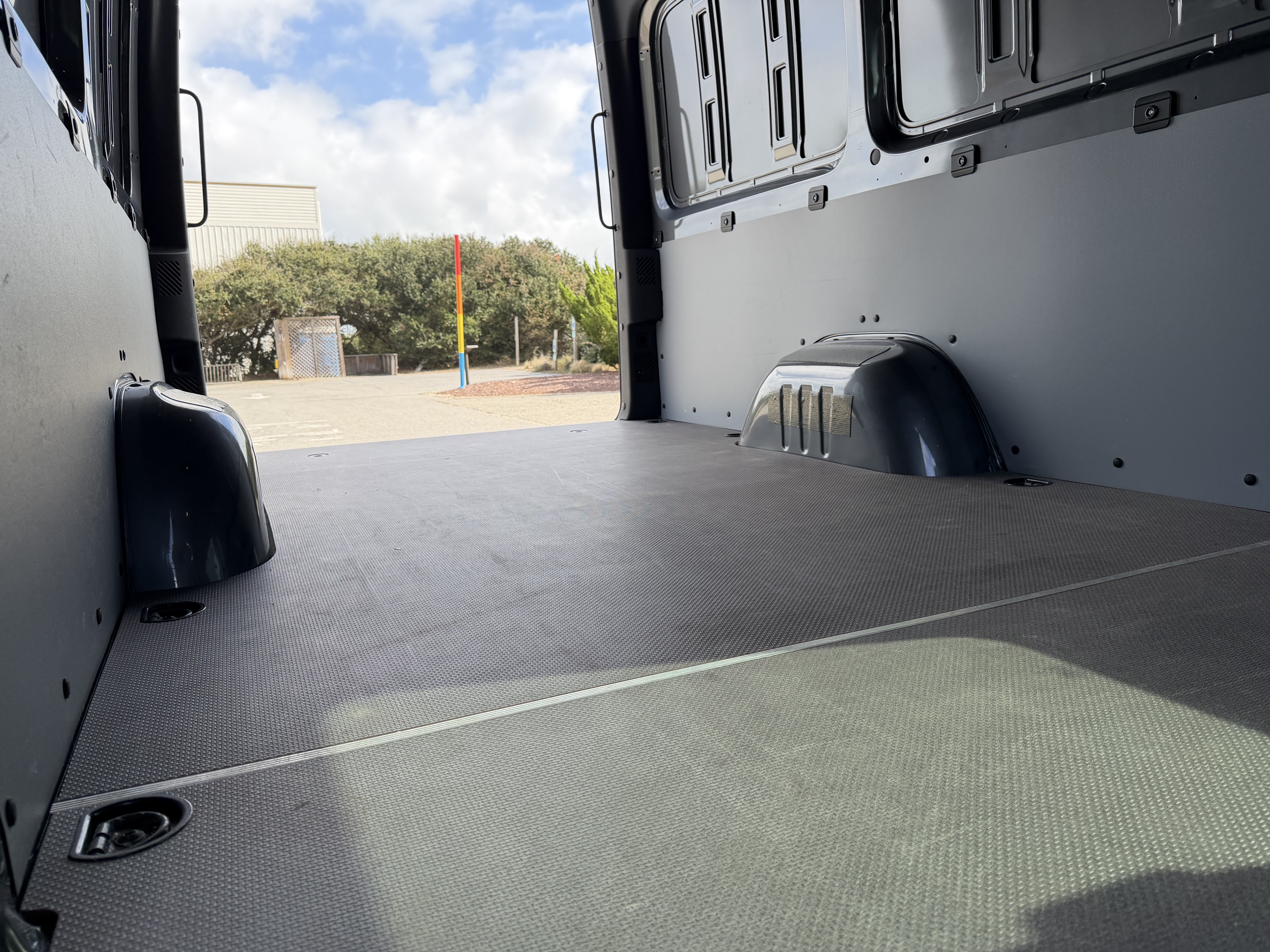 Used 2024 Mercedes-Benz Sprinter 2500 image 18