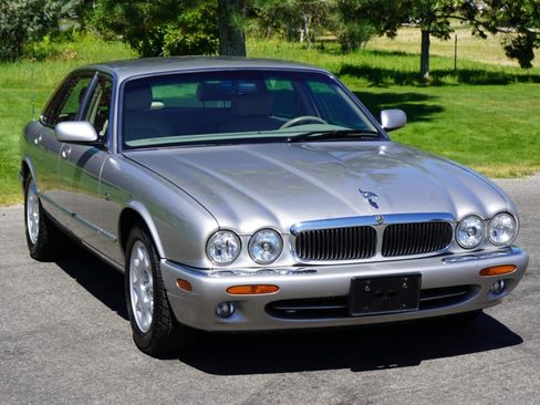Used 1998 Jaguar XJ8 image 1