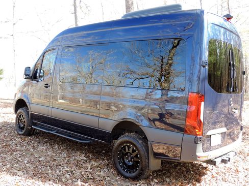 Used 2023 Mercedes-Benz Sprinter 2500 image 18