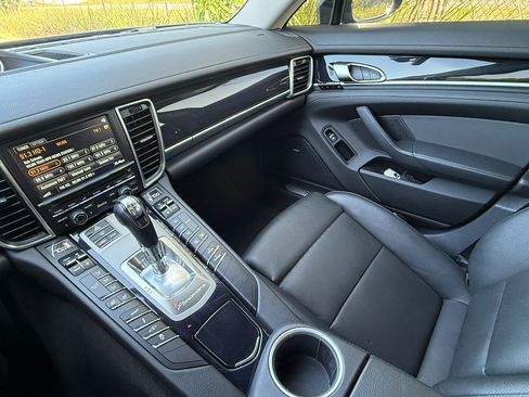 Used 2015 Porsche Panamera S RWD image 10
