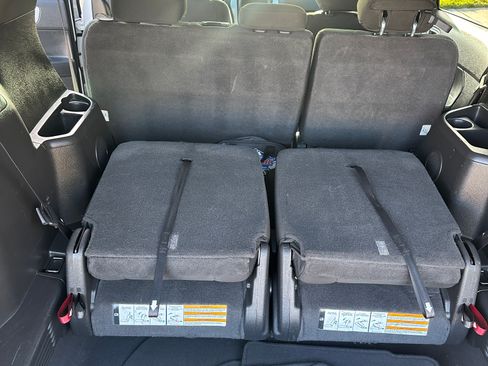 Used 2014 Ford Explorer XLT w/ Equipment Group 201A FWD image 11