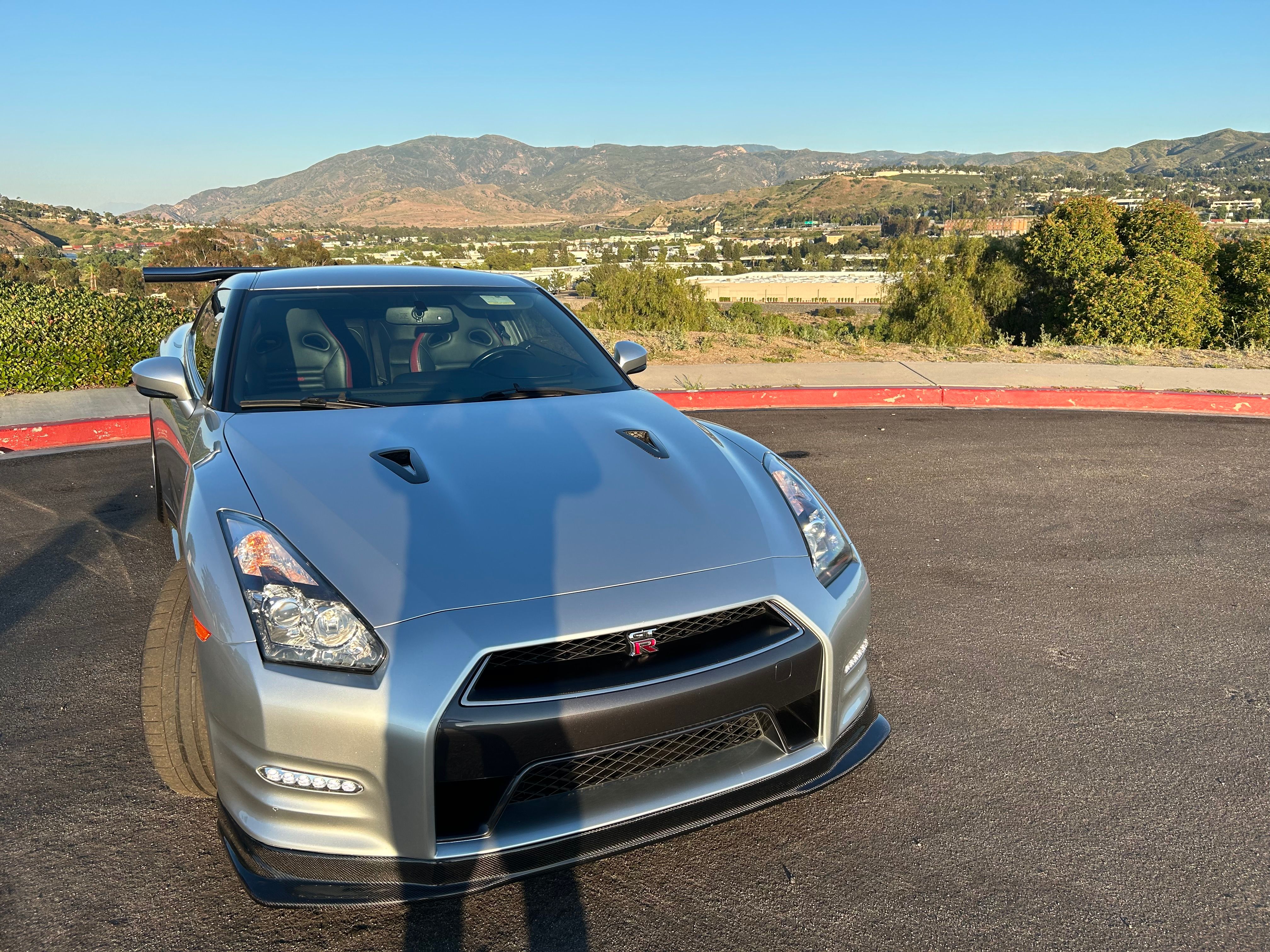Used 2012 Nissan GT-R Black Edition AWD/4WD image 8