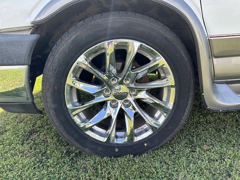 Used 2008 GMC Savana 1500 w/ Preferred Equipment Group image 12