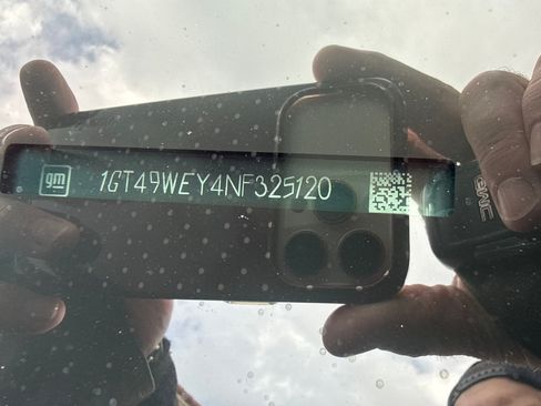 Used 2022 GMC Sierra 3500 Denali w/ Denali Black Diamond Edition image 8