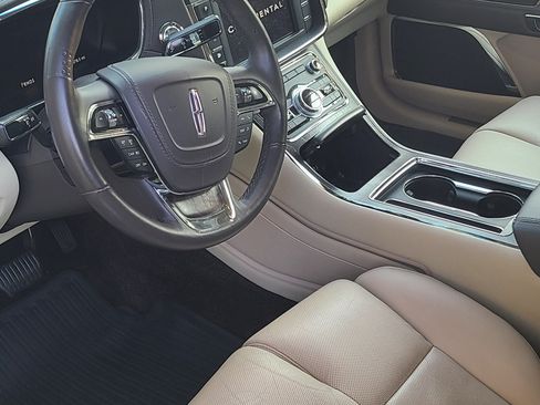 Used 2017 Lincoln Continental Select w/ Climate Package image 8