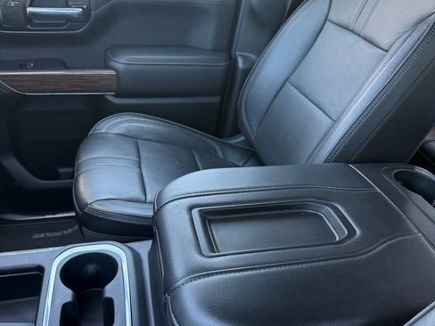 Used 2020 Chevrolet Silverado 1500 High Country w/ Technology Package image 17