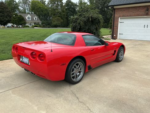 Used 2003 Chevrolet Corvette Z06 w/ Memory Package, 3 Drivers RWD image 9