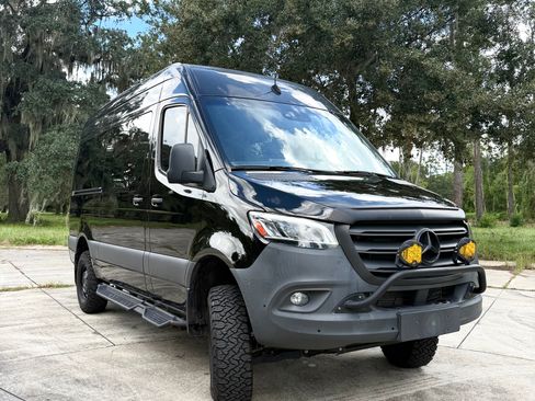 Used 2024 Mercedes-Benz Sprinter 2500 image 10