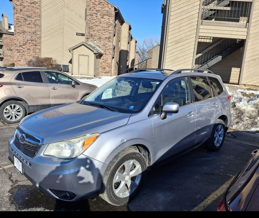 Used 2015 Subaru Forester 2.5i Limited AWD/4WD image 1