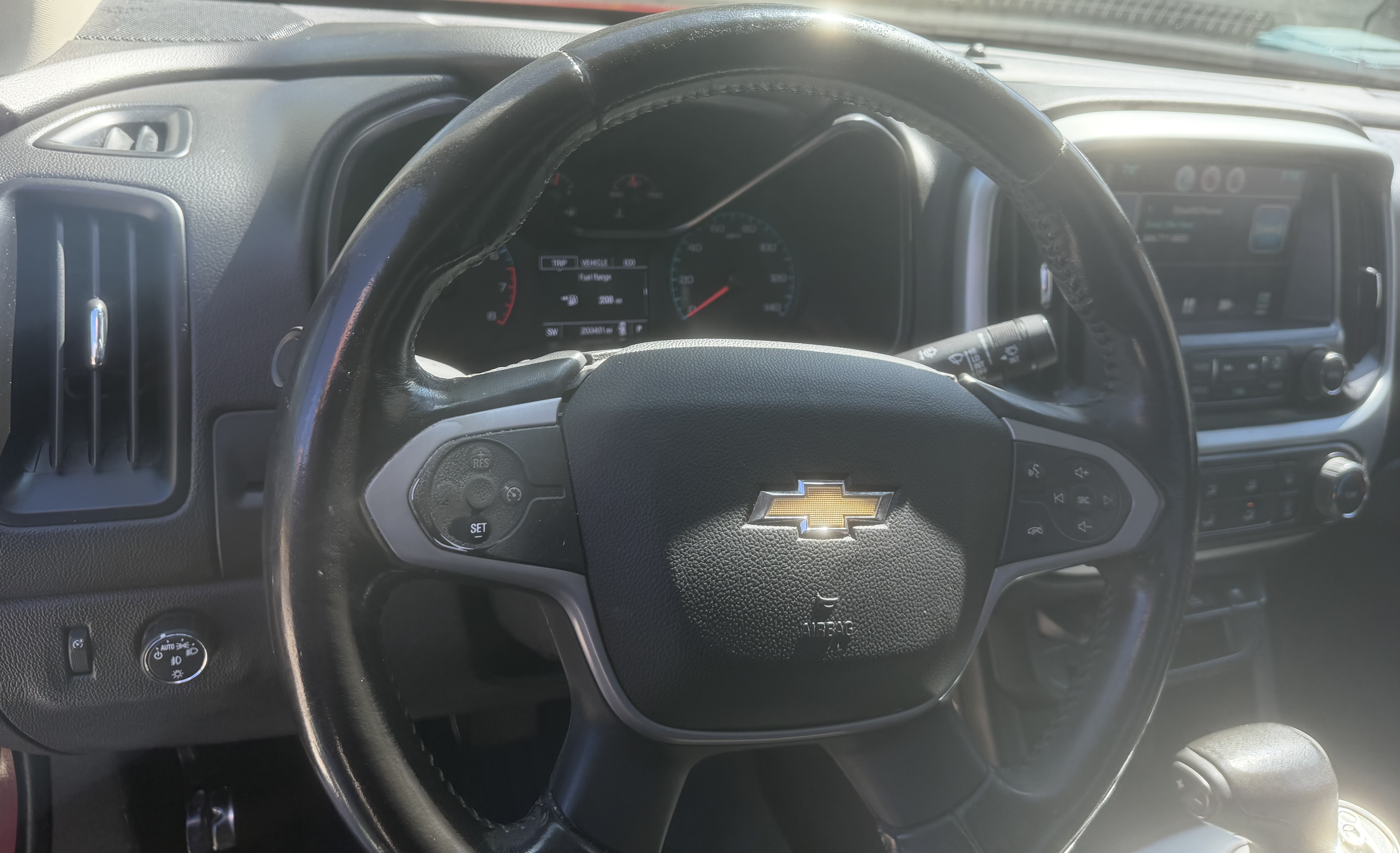 Used 2015 Chevrolet Colorado LT w/ LT Convenience Package RWD image 10