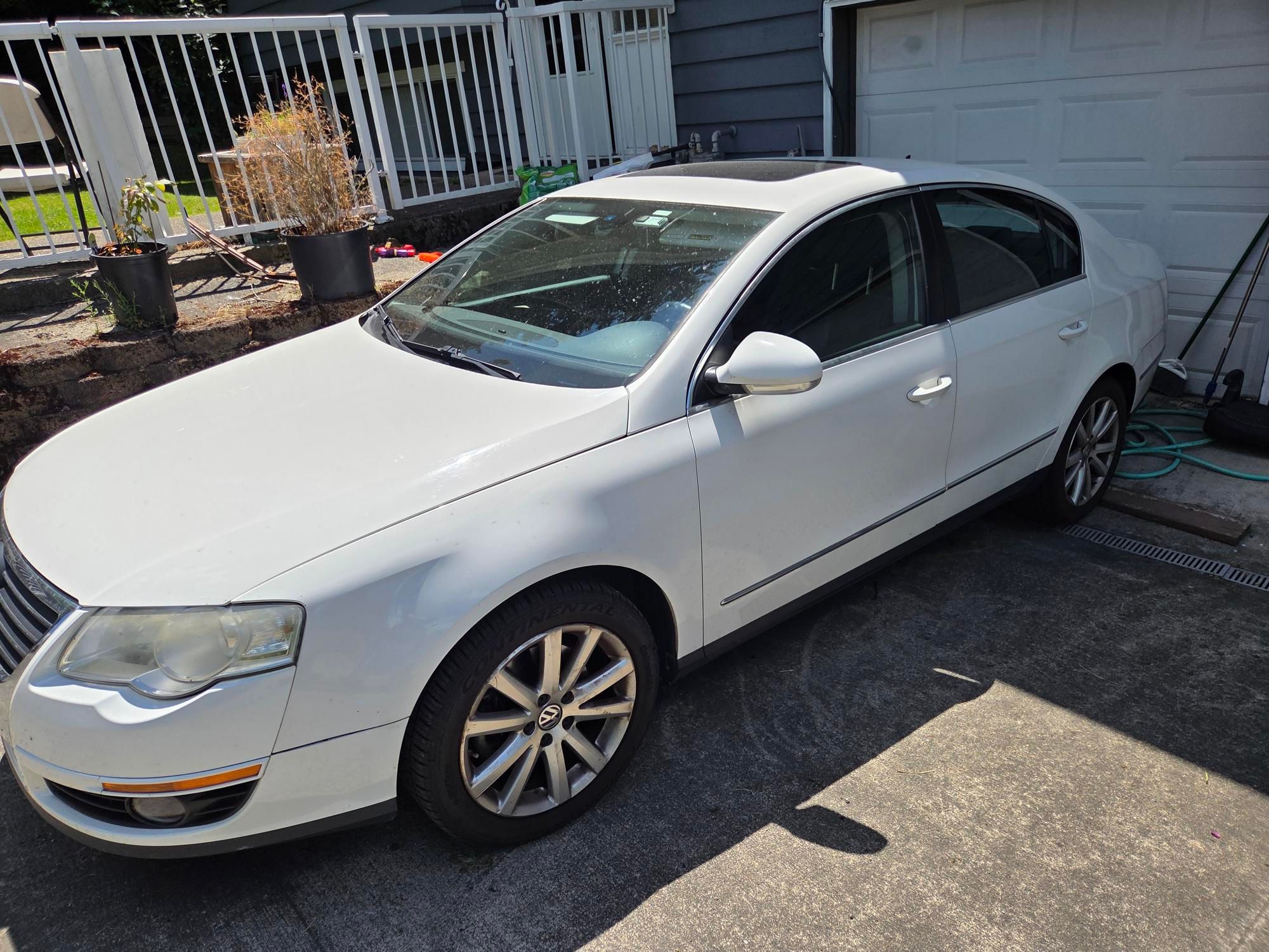 Used 2006 Volkswagen Passat 3.6 FWD image 1