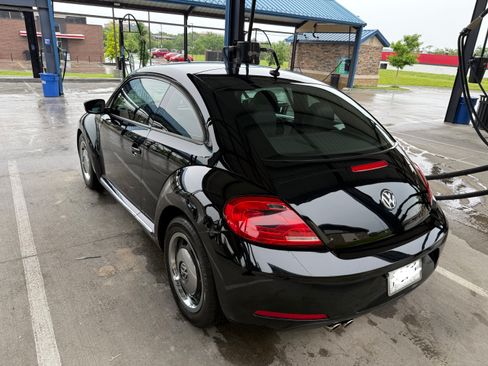 Used 2012 Volkswagen Beetle 2.5 FWD image 10