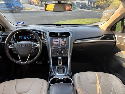 Used 2014 Ford Fusion Titanium image 10