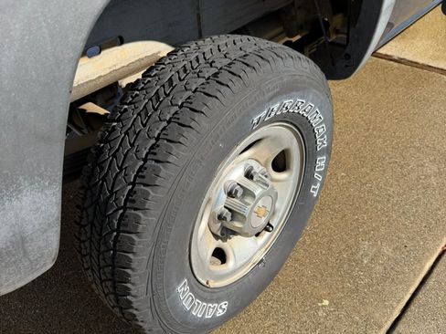 Used 2001 Chevrolet Silverado 2500 LS image 10