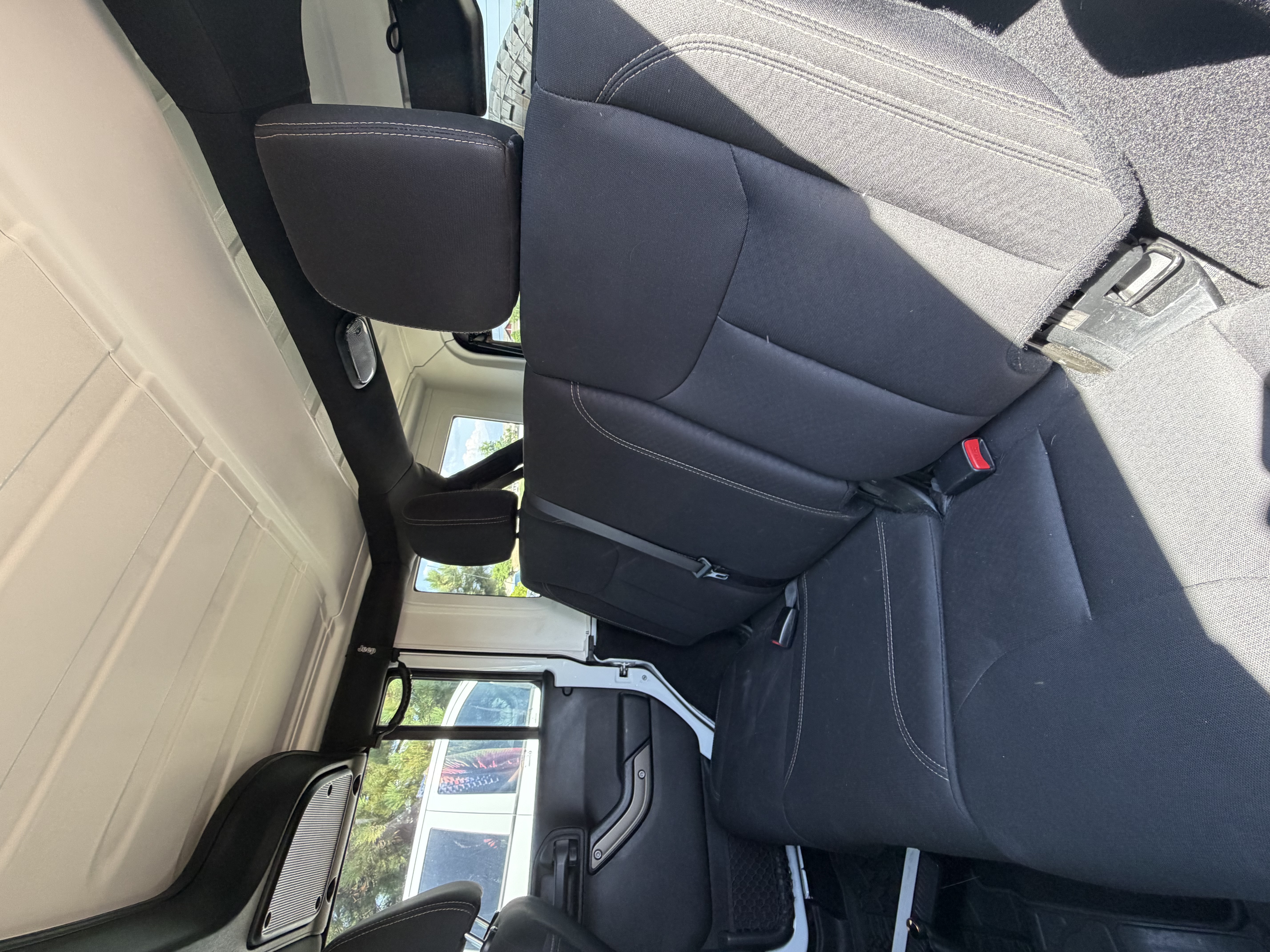 Used 2018 Jeep Wrangler Unlimited Sport AWD/4WD image 15