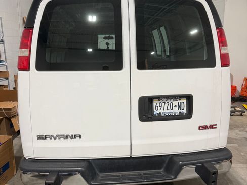 Used 2019 GMC Savana 2500 w/ Driver Convenience Package RWD image 10