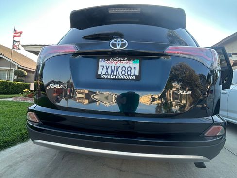Used 2017 Toyota RAV4 XLE w/ Carpet Mat Package FWD image 16