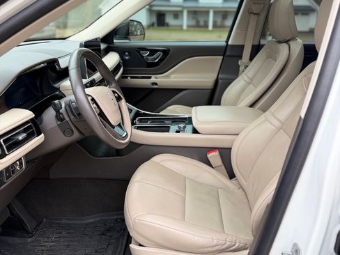 Used 2023 Lincoln Aviator Reserve w/ Equipment Group 201A image 8