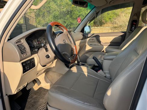 Used 2004 Toyota Land Cruiser AWD/4WD image 11