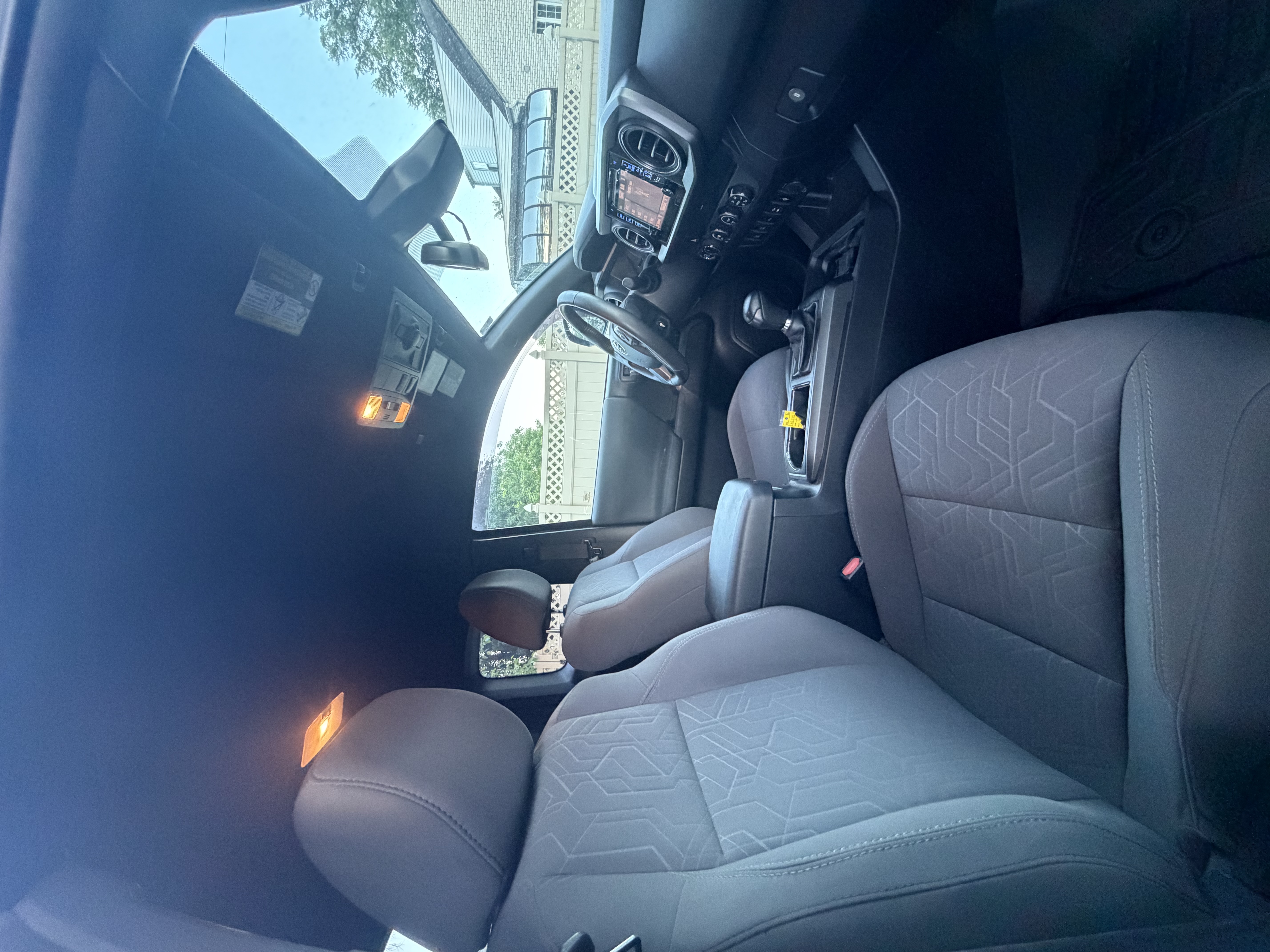 Used 2019 Toyota Tacoma TRD Off-Road AWD/4WD image 18
