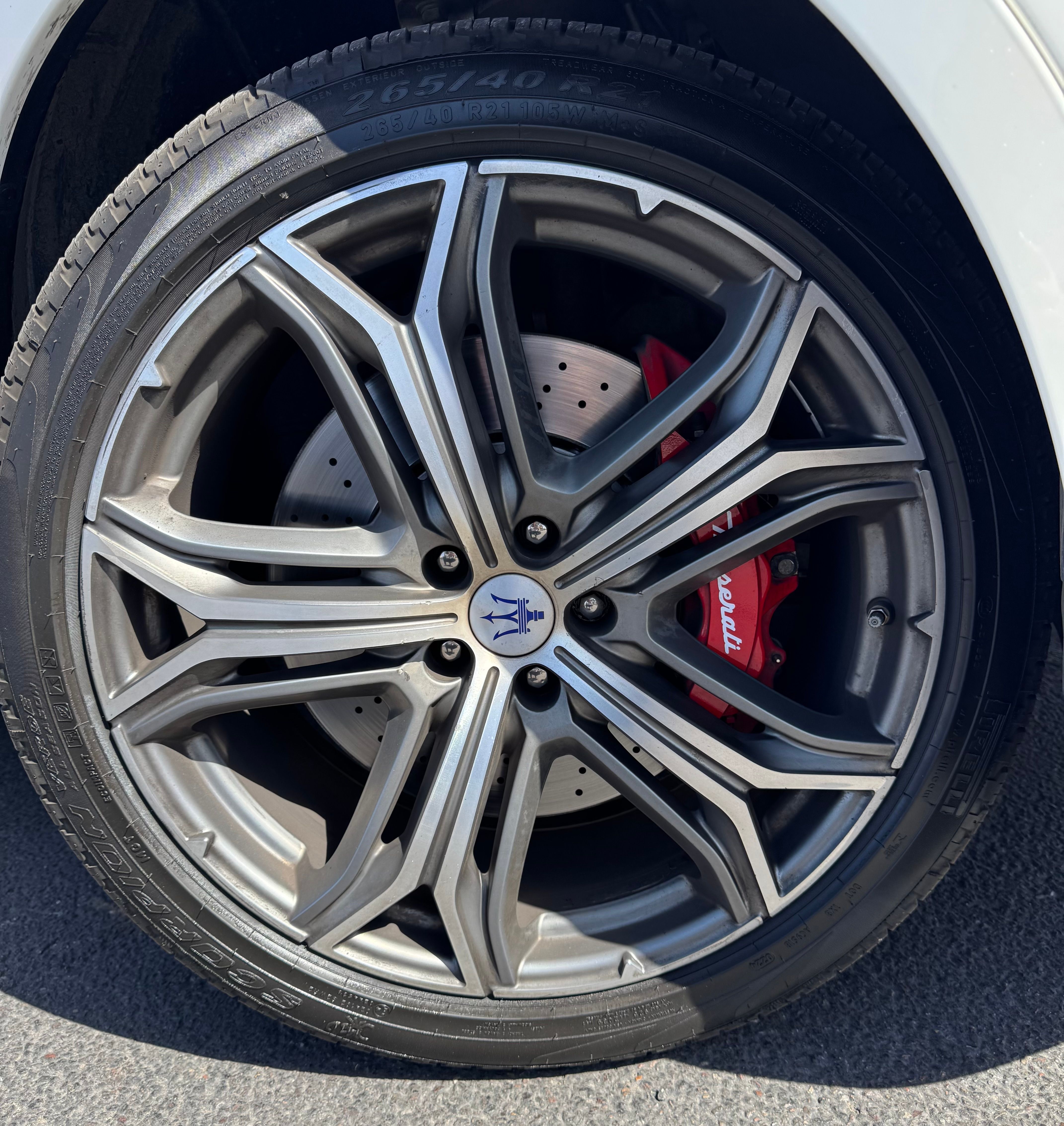 Used 2019 Maserati Levante GTS AWD/4WD image 17