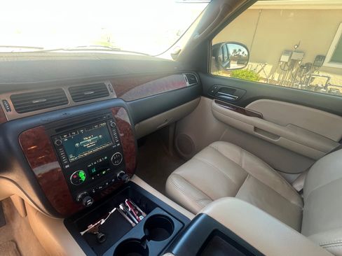 Used 2007 Chevrolet Tahoe LTZ w/ LTZ Preferred Equipment Group image 8