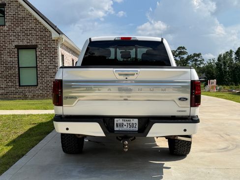 Used 2018 Ford F150 Platinum w/ Equipment Group 701A Luxury AWD/4WD image 5