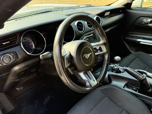 Used 2015 Ford Mustang Coupe image 16