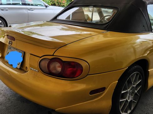 Used 2002 MAZDA MX-5 Miata LS image 5