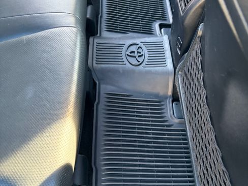 Used 2018 Toyota 4Runner Limited image 8