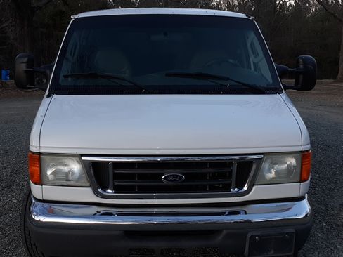 Used 2006 Ford E-150 and Econoline 150 Wagon image 9