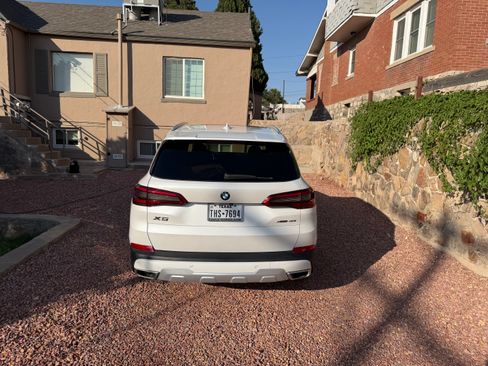 Used 2019 BMW X5 xDrive40i w/ Premium Package AWD/4WD image 2